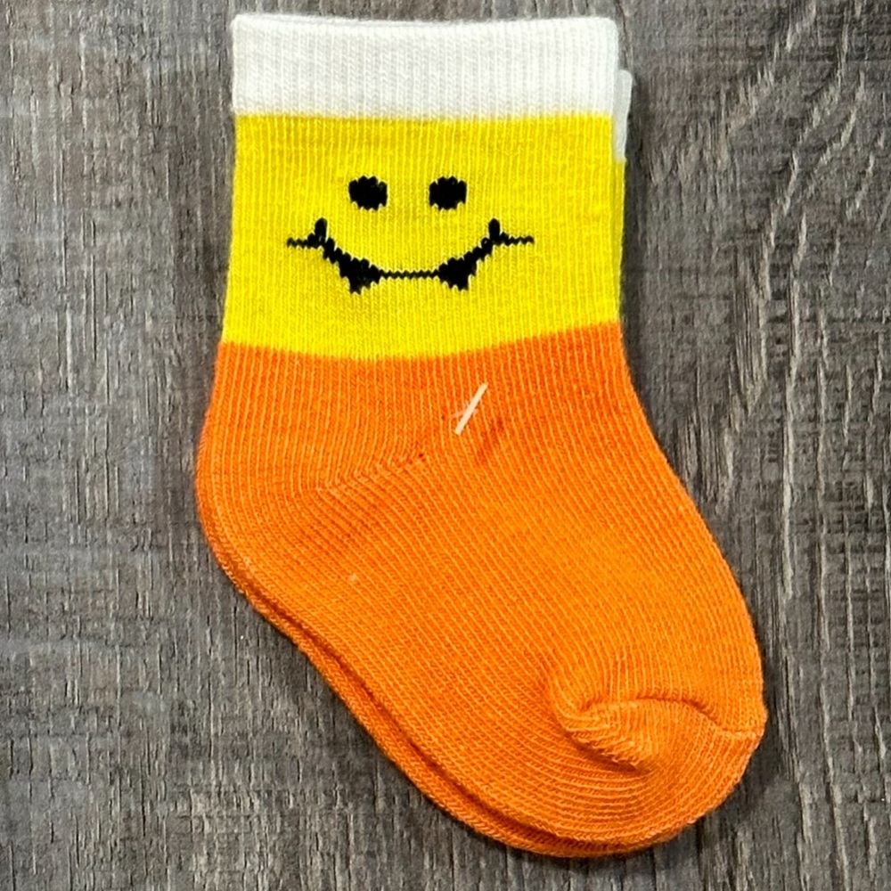 💞 New Baby Candy Corn Colored Halloween Socks